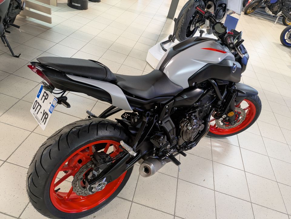 YAMAHA MT-07 (47.5CV) 4