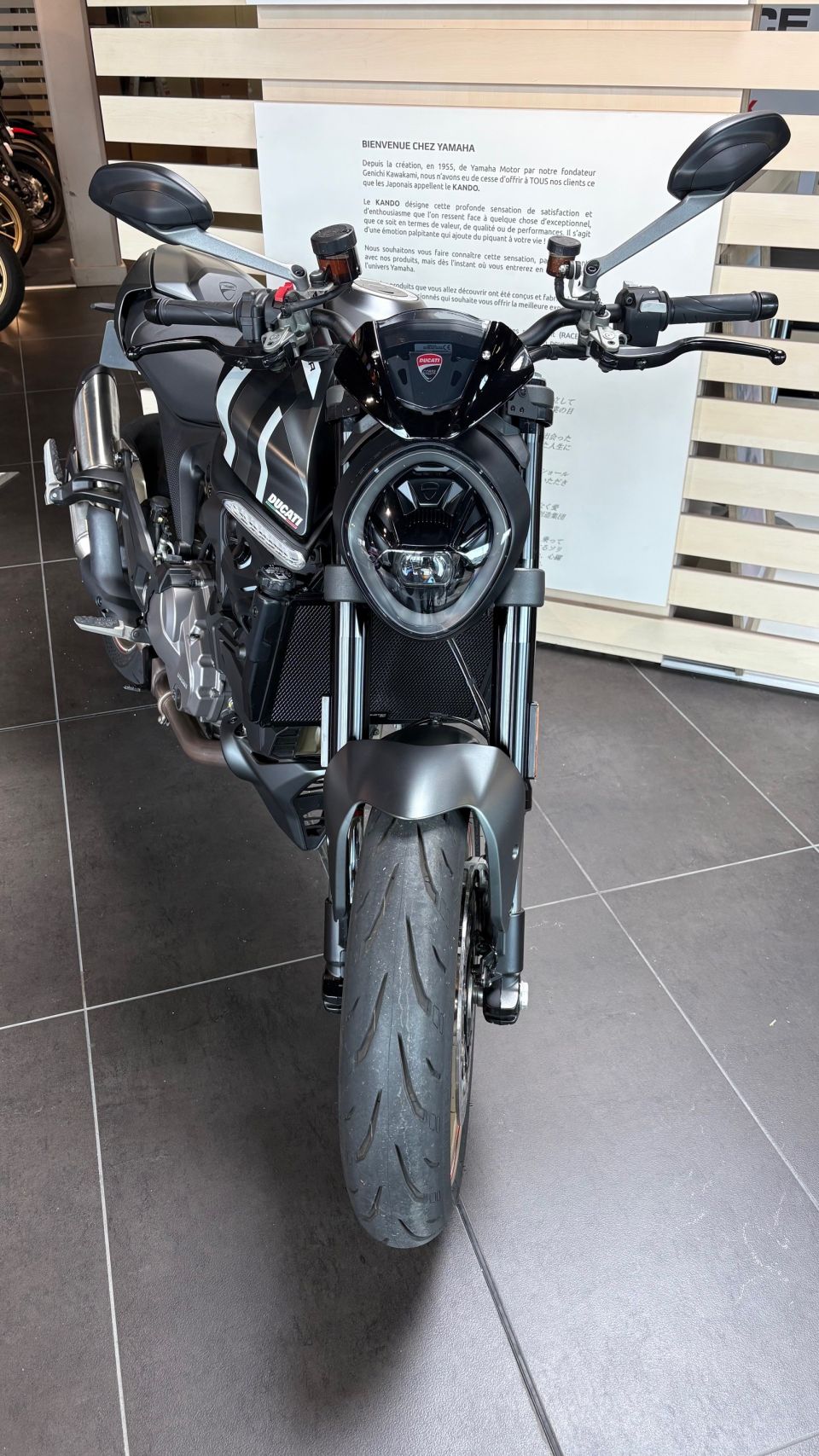 DUCATI MONSTER 900 4