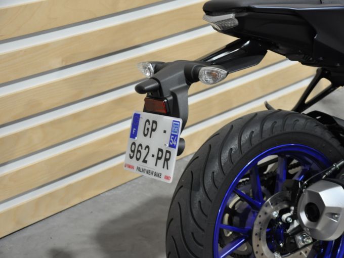 YAMAHA MT-125 4