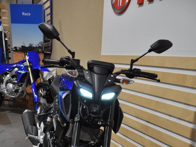 YAMAHA MT-125 4
