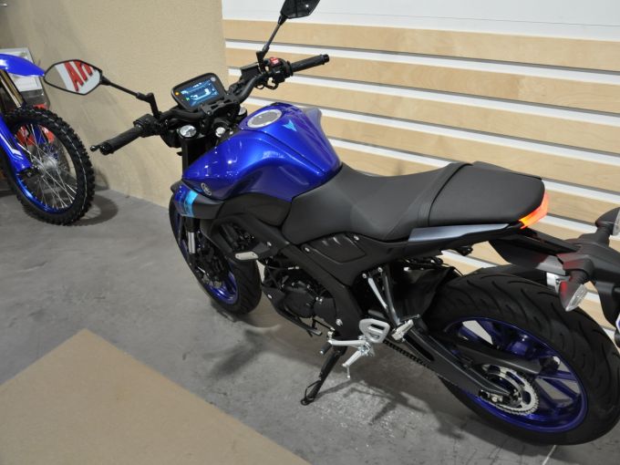 YAMAHA MT-125 4