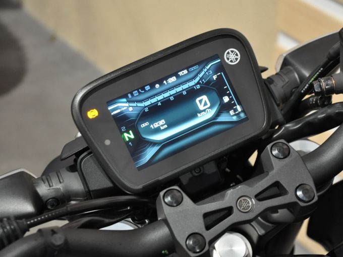 YAMAHA MT-125 4