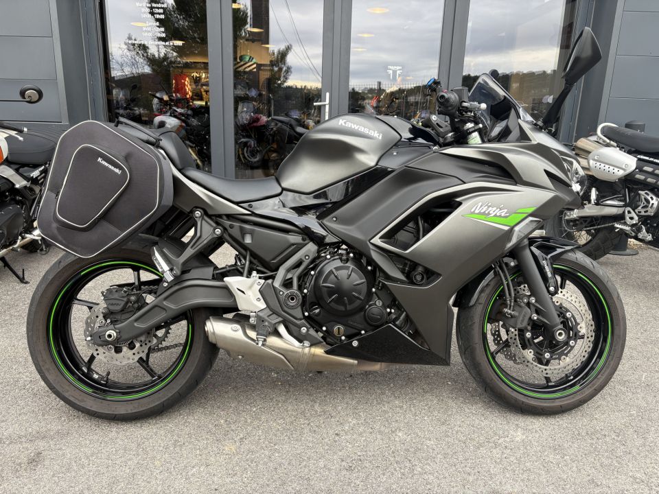 KAWASAKI NINJA 650 4