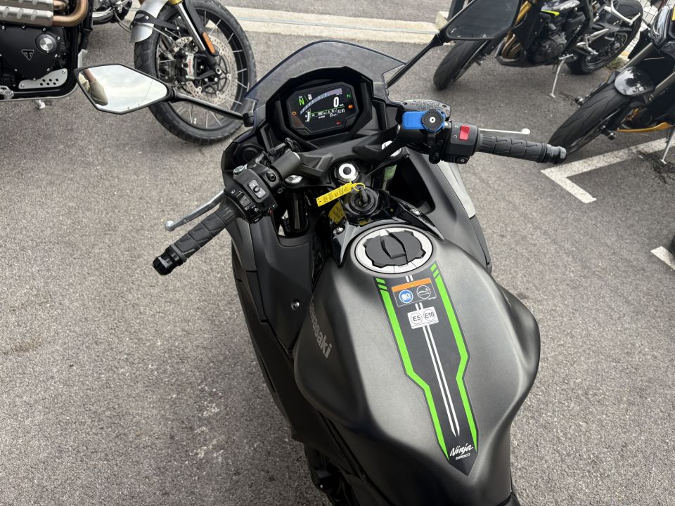 KAWASAKI NINJA 650 4