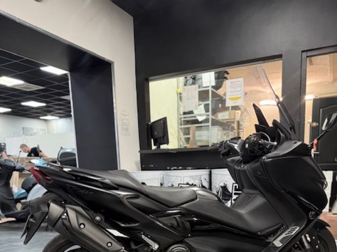 YAMAHA XP T-MAX 500 ABS NIGHT MAX 4