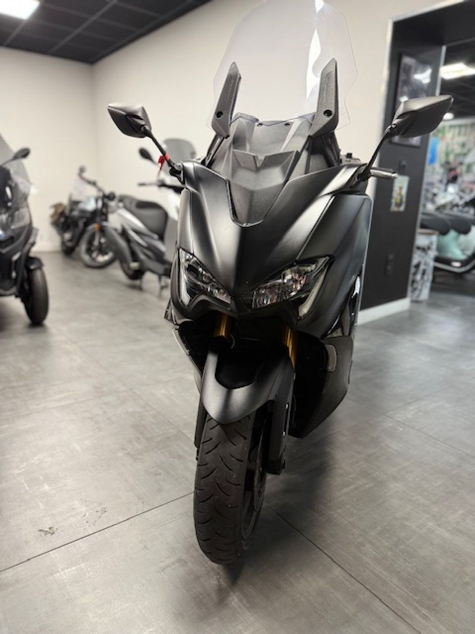 YAMAHA XP T-MAX 500 ABS NIGHT MAX 4