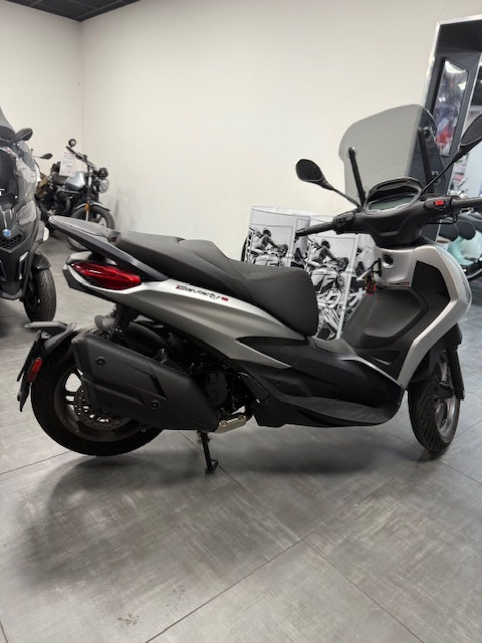YAMAHA XP T-MAX 500 ABS NIGHT MAX 4