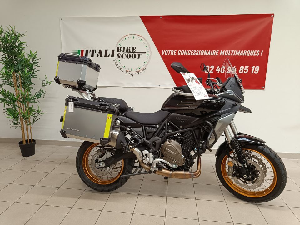 QJ MOTOR SRT 700 X TOURING 4