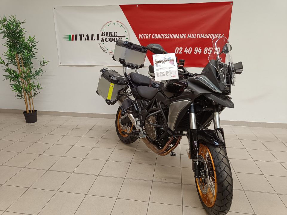 QJ MOTOR SRT 700 X TOURING 4