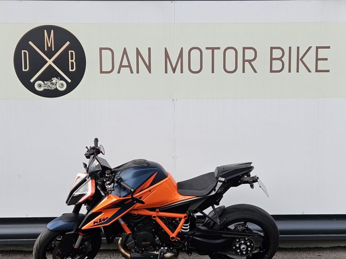 KTM 1290 SUPER DUKE R 4