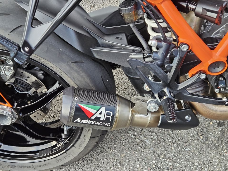 KTM 1290 SUPER DUKE R 4