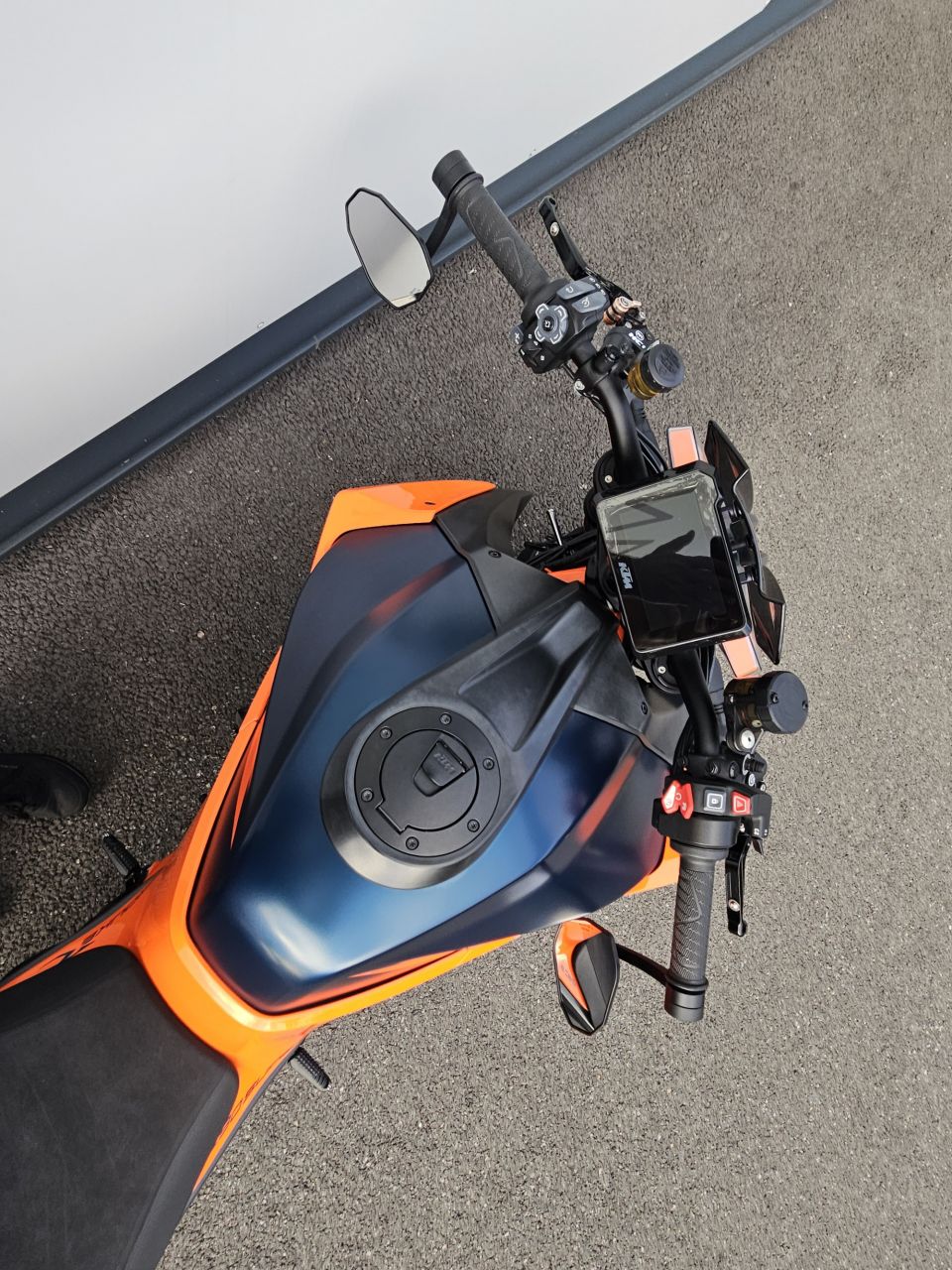 KTM 1290 SUPER DUKE R 4