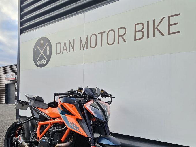 KTM 1290 SUPER DUKE R 4