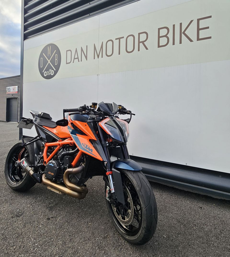 KTM 1290 SUPER DUKE R 4