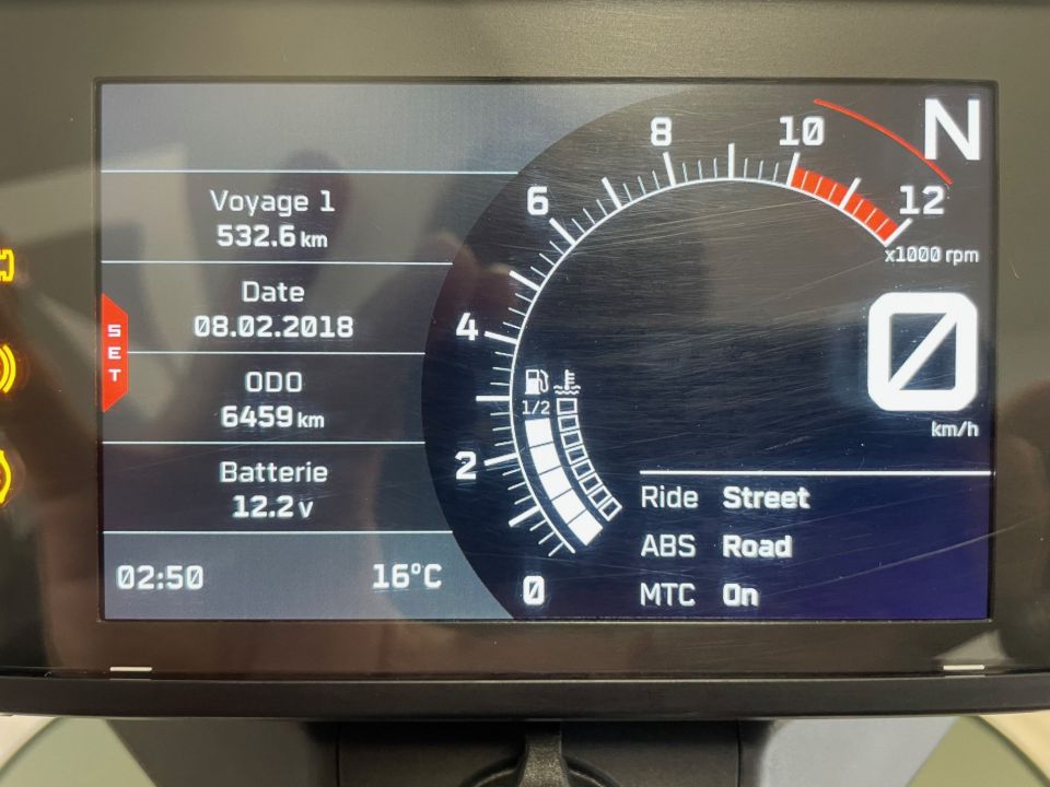 KTM 890 ADVENTURE R 4