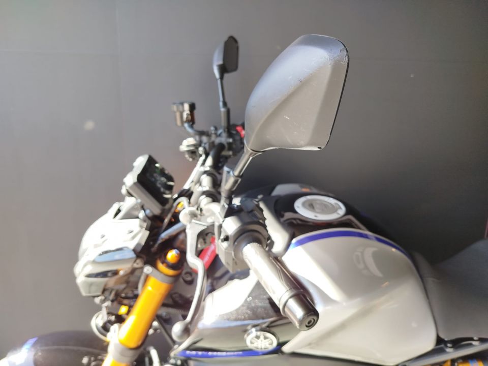 YAMAHA MT-09 SP 4