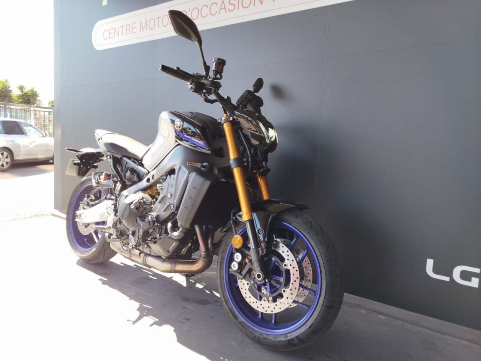 YAMAHA MT-09 SP 4