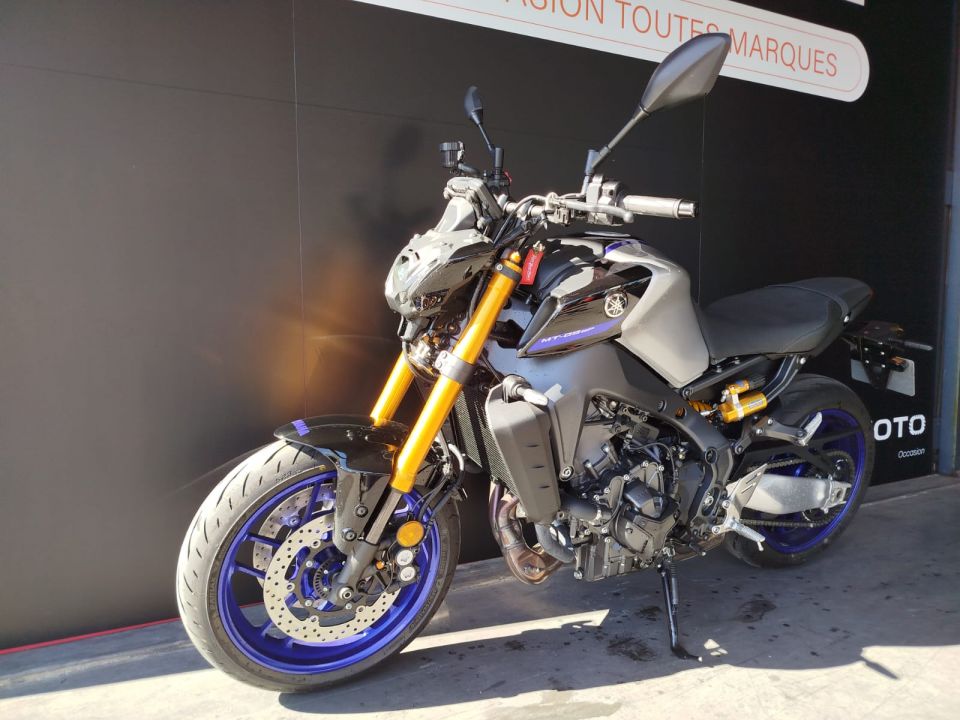 YAMAHA MT-09 SP 4