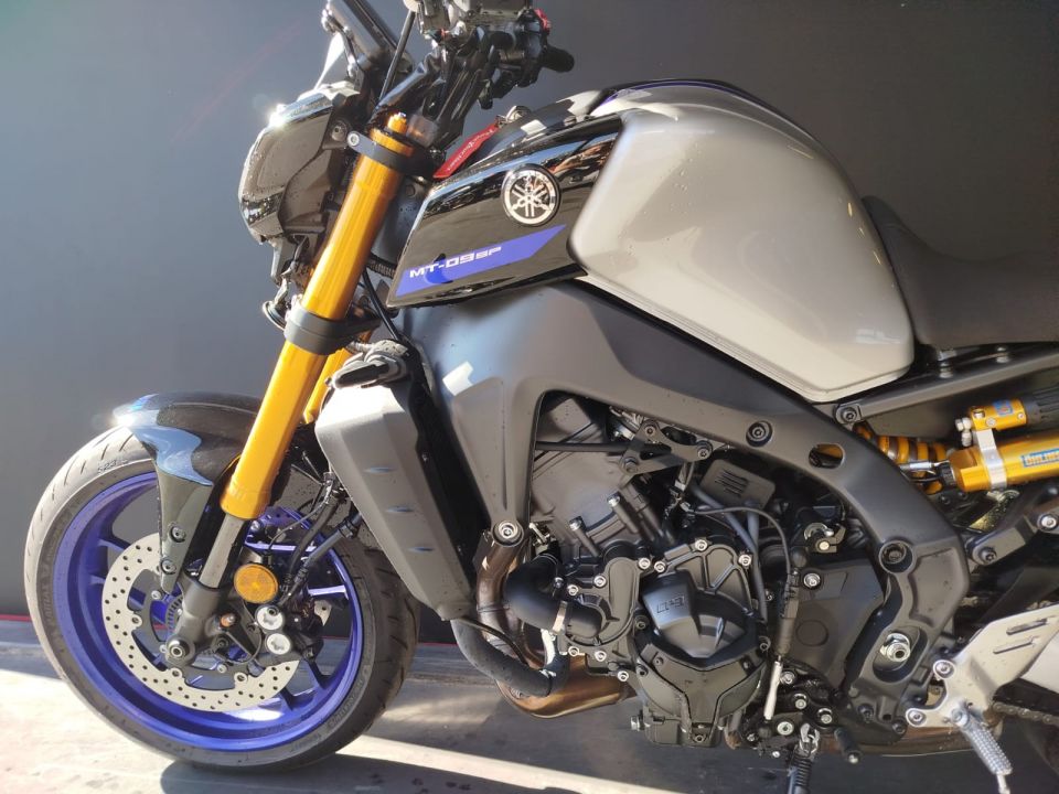 YAMAHA MT-09 SP 4