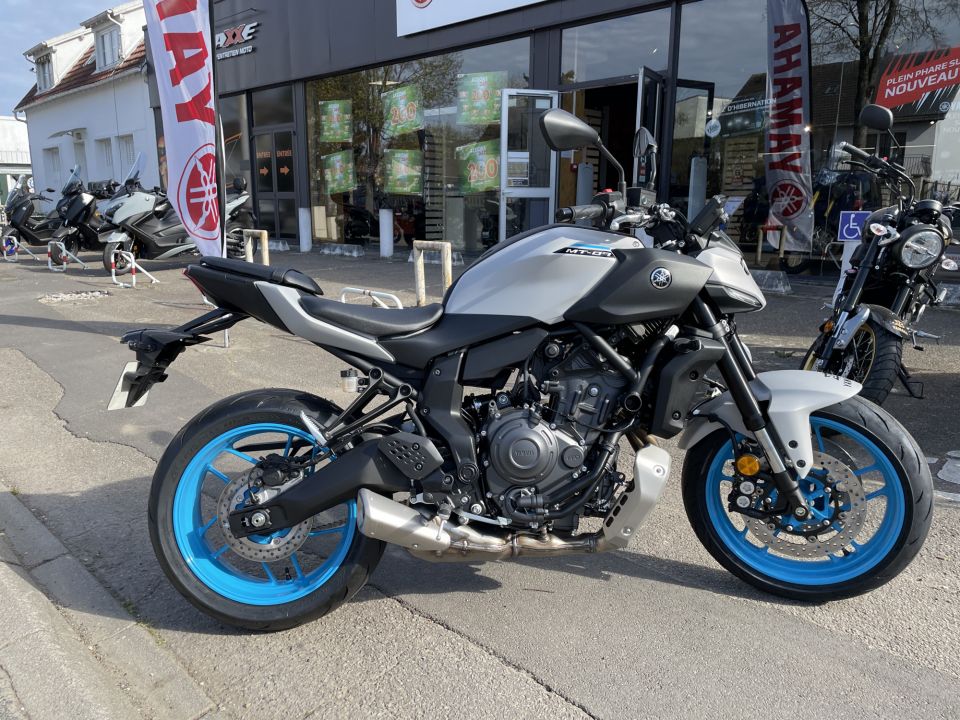 YAMAHA MT-07 (47.5CV) 4