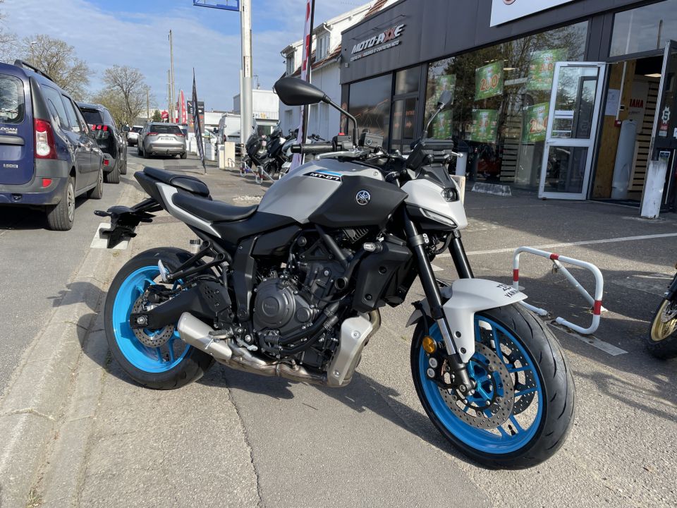 YAMAHA MT-07 (47.5CV) 4