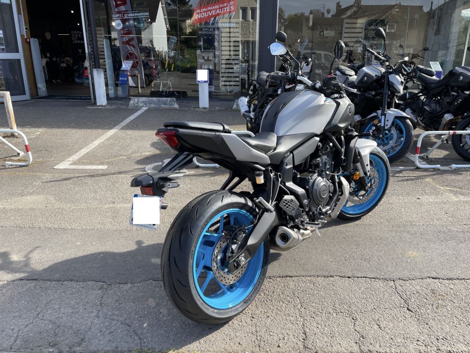 YAMAHA MT-07 (47.5CV) 4