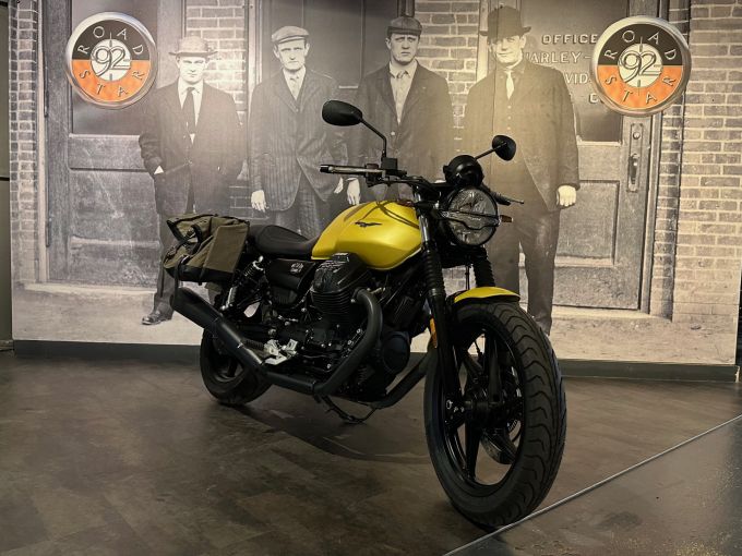 MOTO GUZZI V7 III STONE 750 4