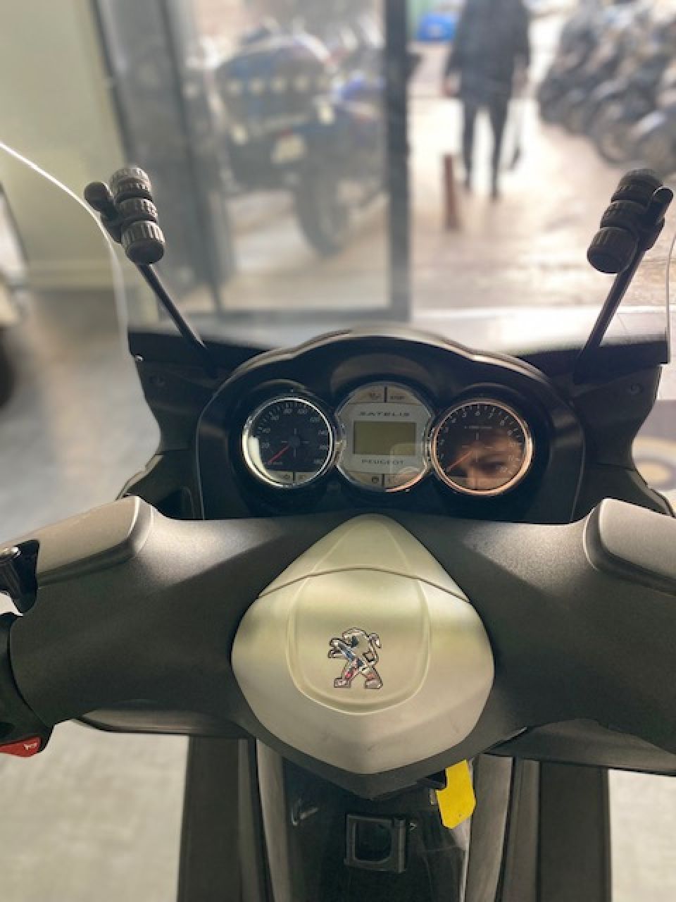 PEUGEOT SATELIS 300I 4