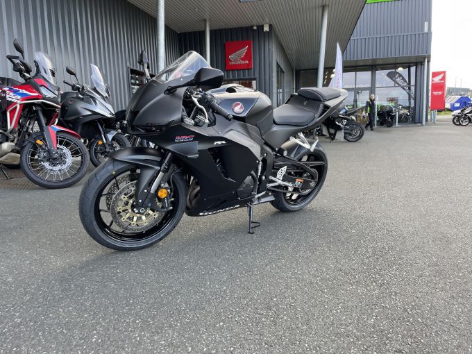 HONDA CBR 600 RR 4
