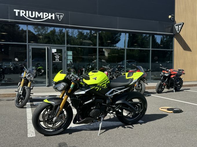 TRIUMPH STREET TRIPLE 795 MOTO 2 4