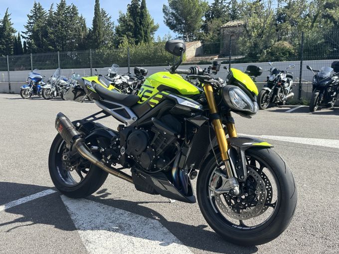 TRIUMPH STREET TRIPLE 795 MOTO 2 4