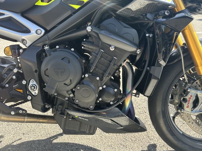 TRIUMPH STREET TRIPLE 795 MOTO 2 4