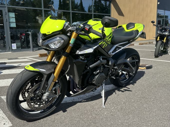 TRIUMPH STREET TRIPLE 795 MOTO 2 4