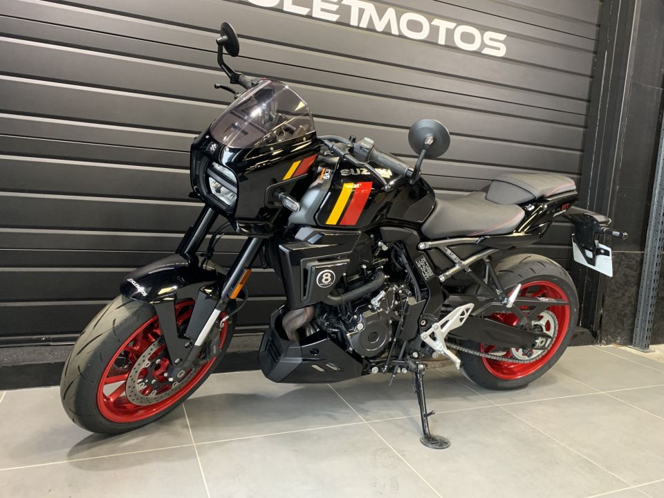 SUZUKI GSX-8TT 4