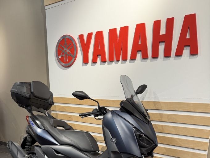 YAMAHA XMAX 125 4
