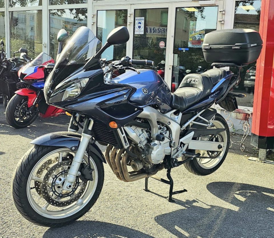 YAMAHA FZ6 600 FAZER 4
