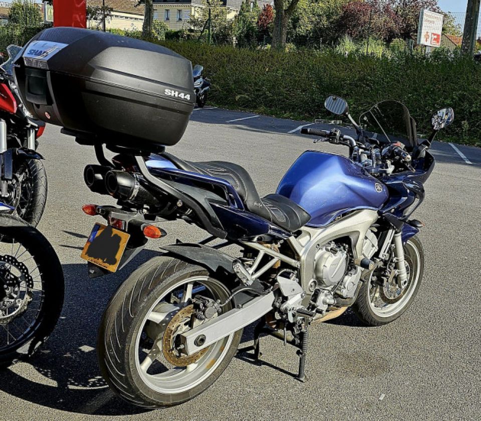 YAMAHA FZ6 600 FAZER 4