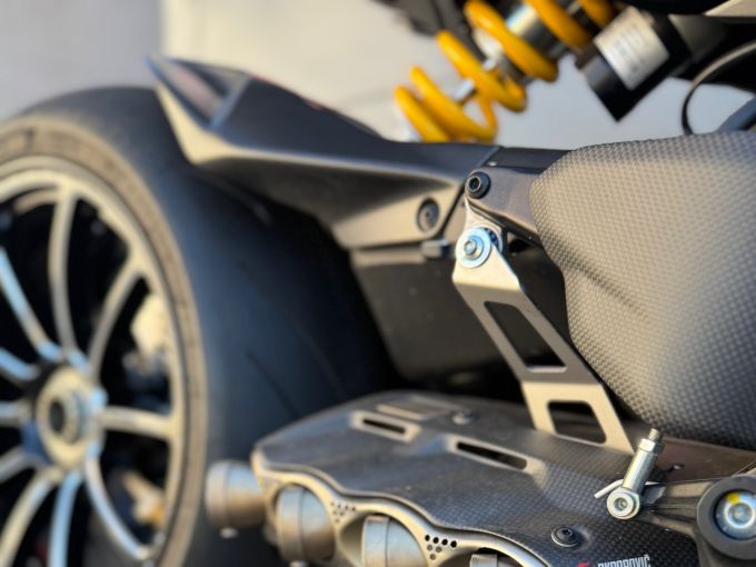 DUCATI DIAVEL V4 4