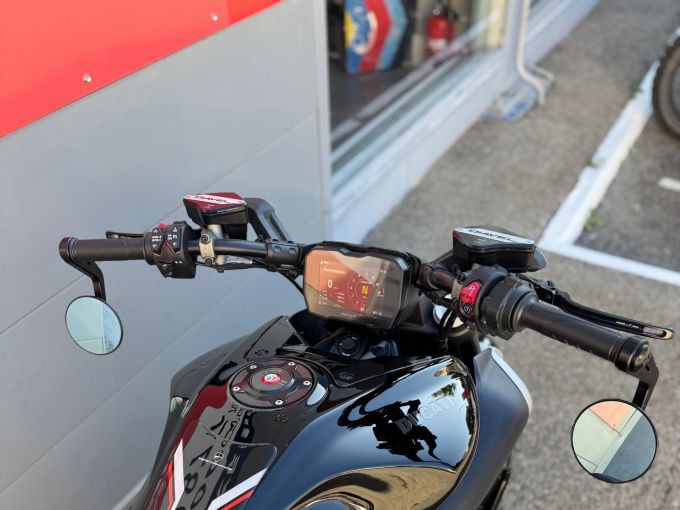 DUCATI DIAVEL V4 4