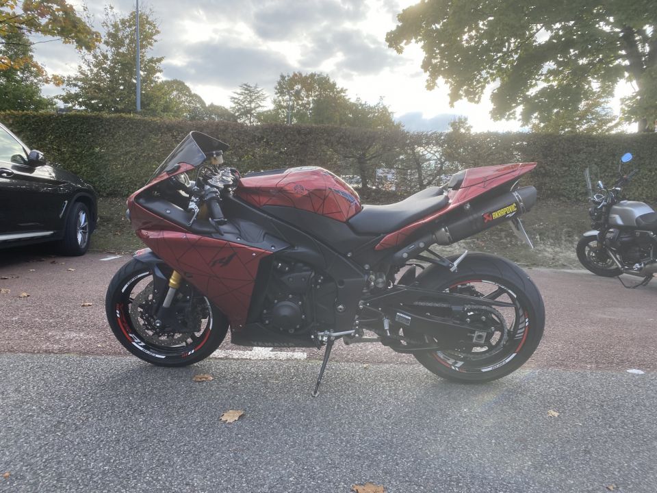 YAMAHA YZF R1 4