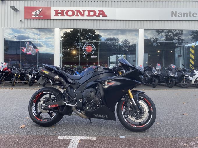 YAMAHA YZF R1 4