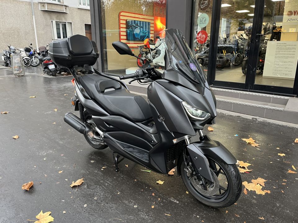 YAMAHA XMAX 125 4