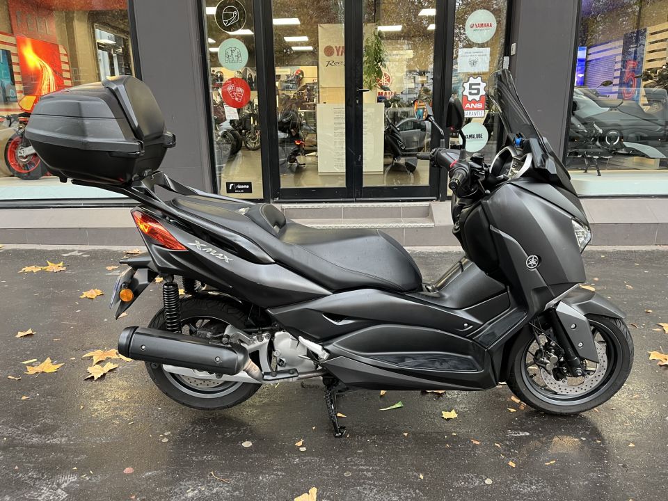 YAMAHA XMAX 125 4