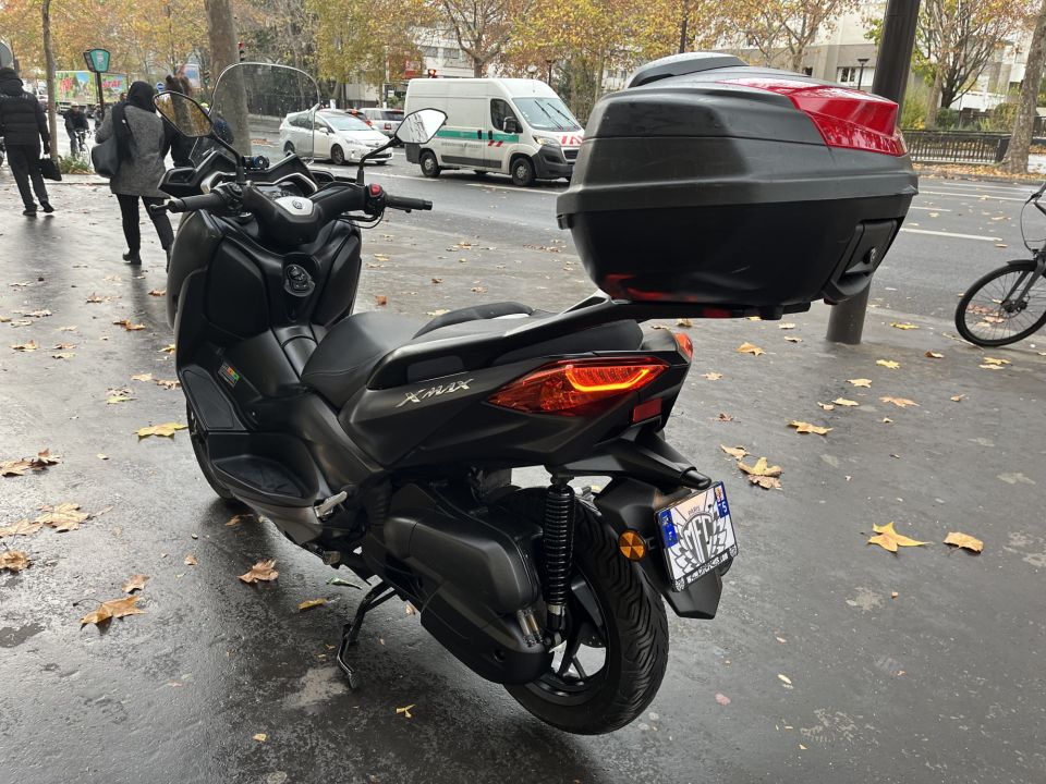 YAMAHA XMAX 125 4