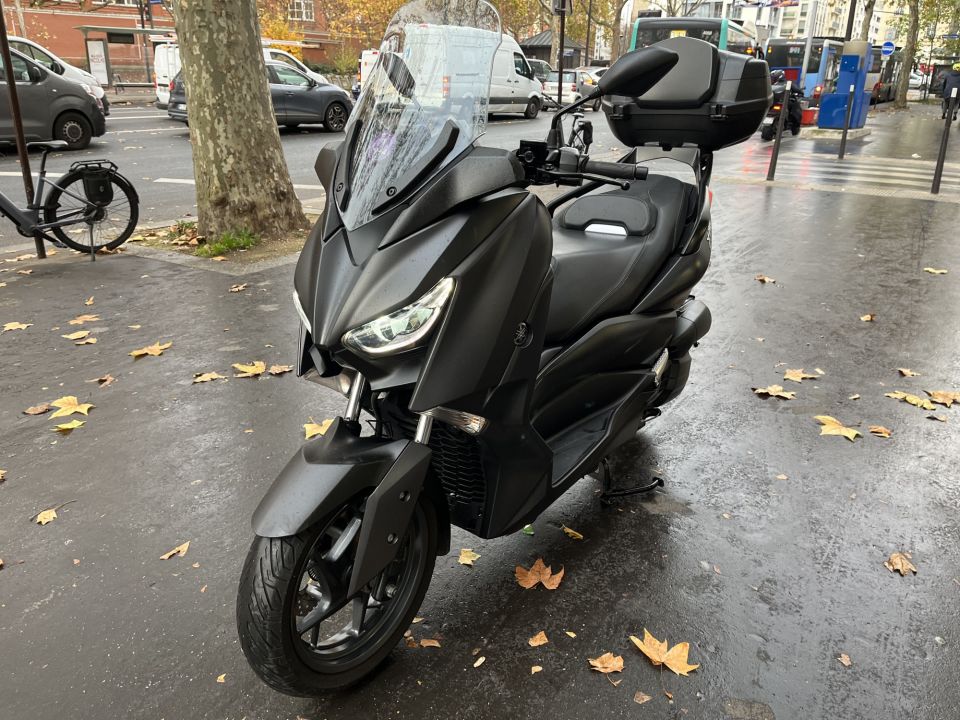 YAMAHA XMAX 125 4