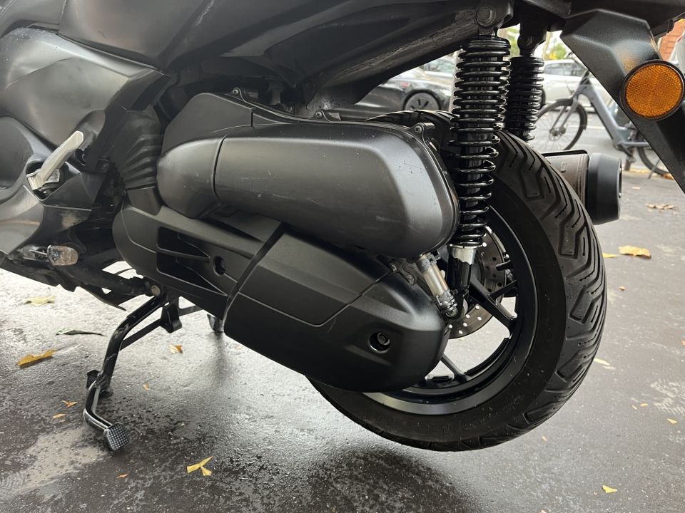 YAMAHA XMAX 125 4