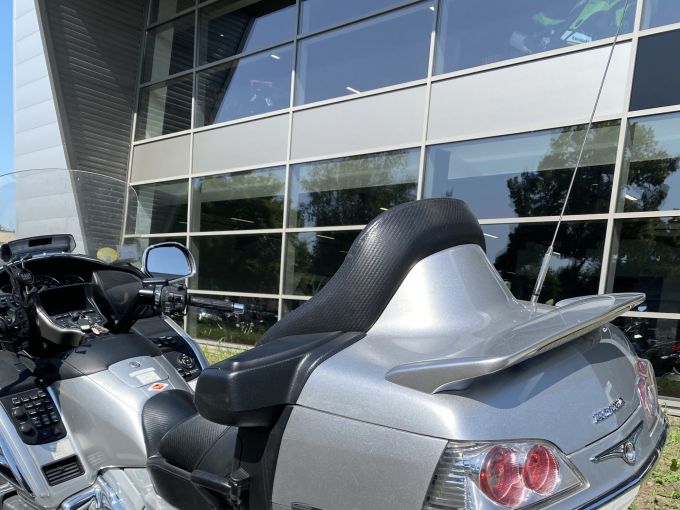 HONDA GL 1800 GOLDWING AIR BAG GPS 4