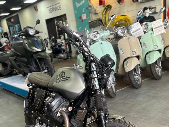MOTO GUZZI V7 4