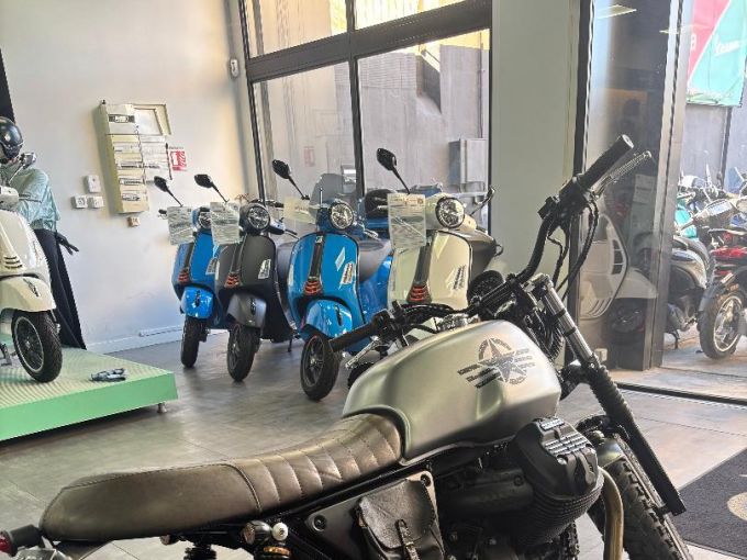 MOTO GUZZI V7 4