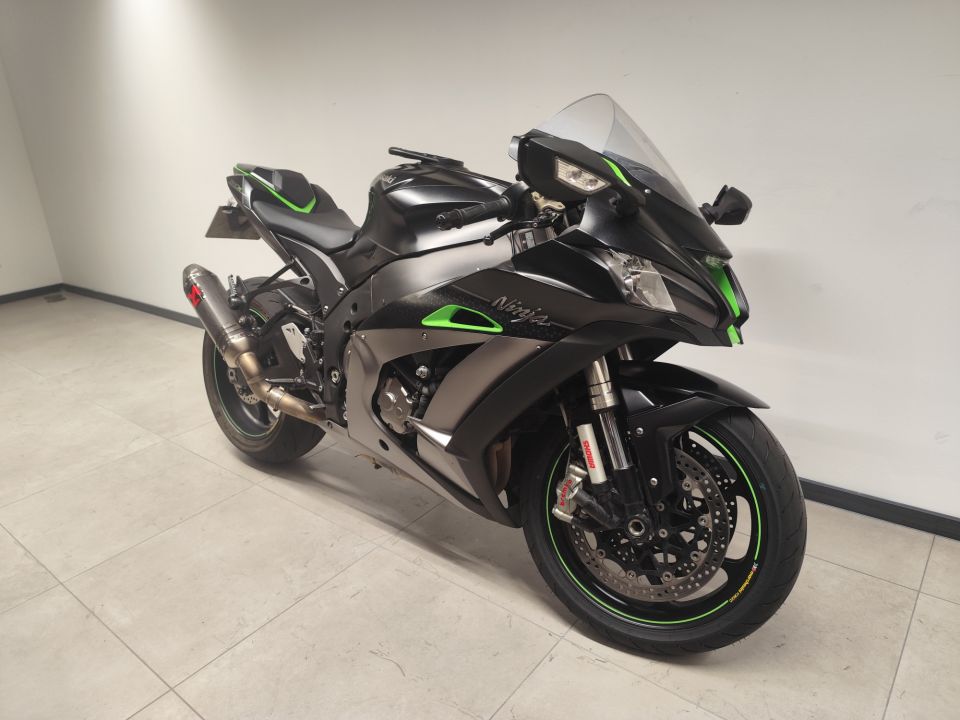 KAWASAKI ZX-10R 4